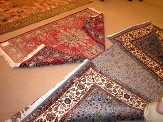 3枚並んだ絨毯